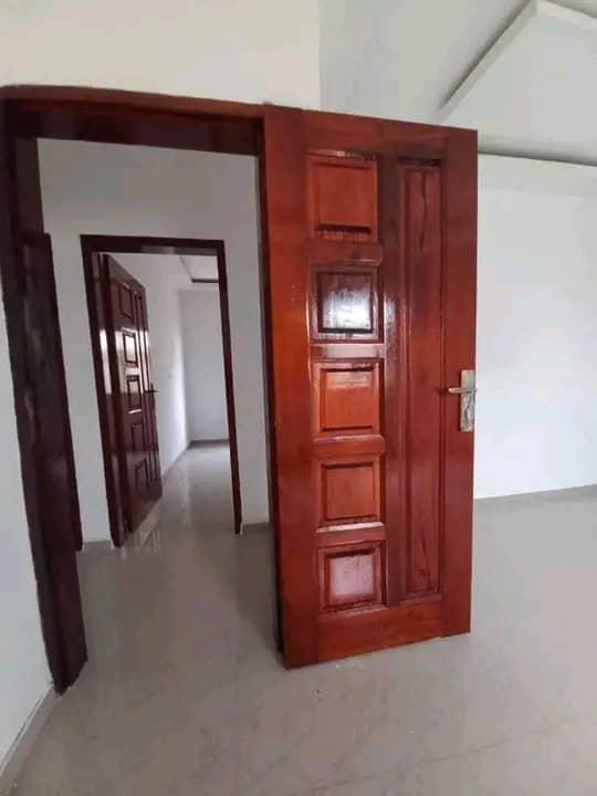 Vente d'une Maison / Villa de 4 pièce(s) à 40.000.000 FCFA : Abidjan-Bingerville ()