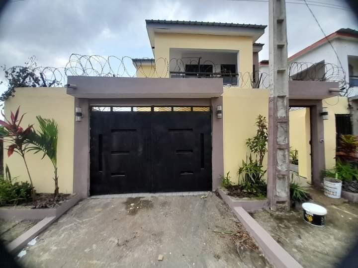 Vente d'une Maison / Villa de 5 pièce(s) à 90.000.000 FCFA : Abidjan-Cocody-Angré (Djorobite chu angre)