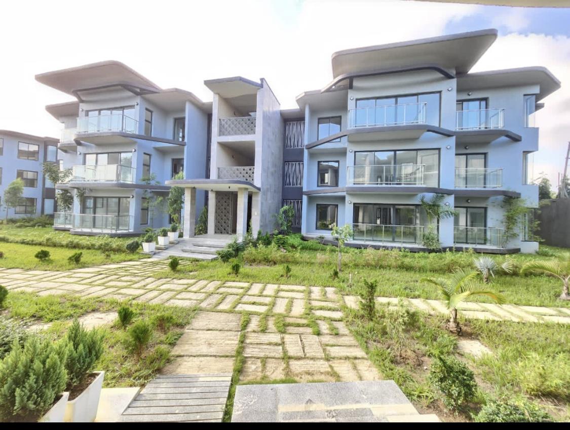 Location d'un Appartement de 4 pièce(s) à 2.500.000 FCFA : Abidjan-Cocody-Riviera (Rivera mbadon )