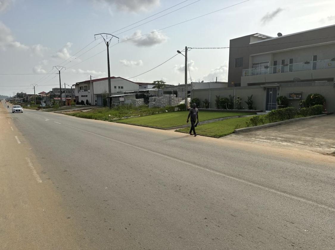 Vente d'une Maison / Villa : Abidjan-Bingerville (Akanje )