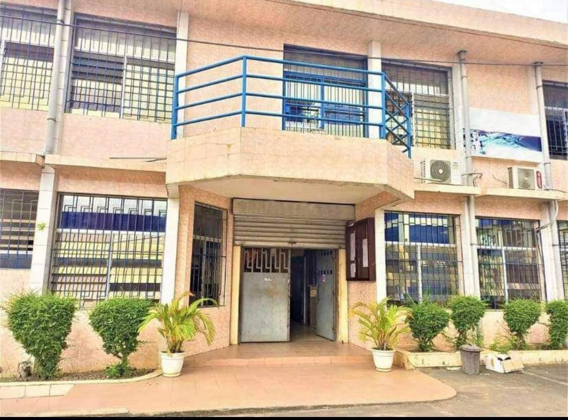 Vente d'une Maison / Villa de 17 pièce(s) à 1.250.000.000 FCFA : Abidjan-Cocody-Riviera (Cocody Rivera )