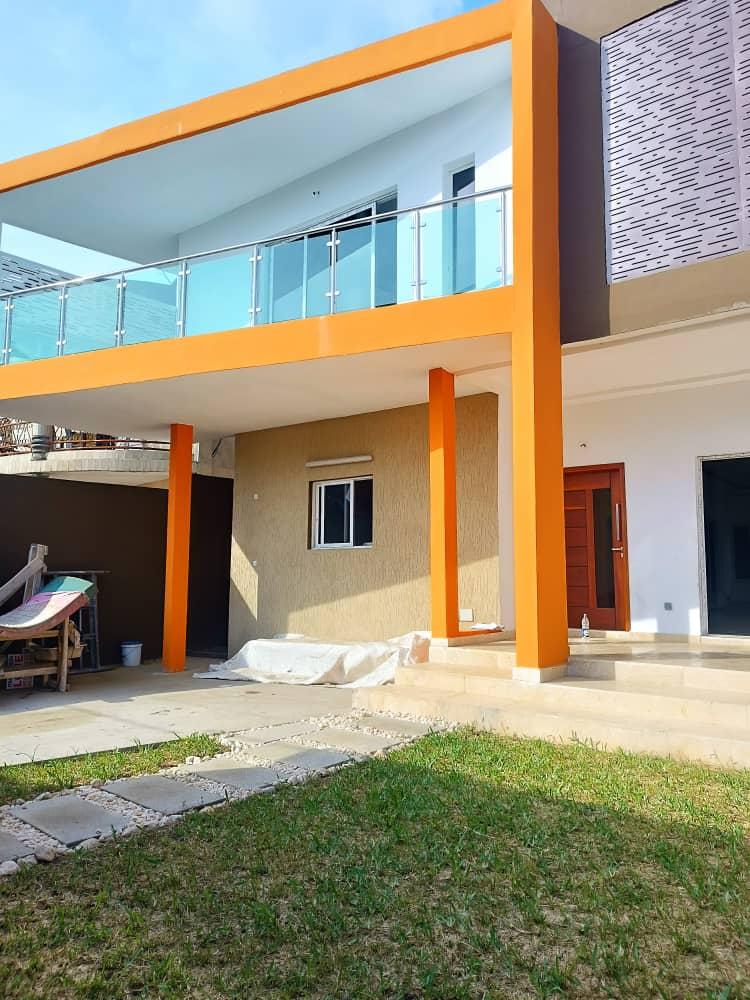 Vente d'une Maison / Villa : Abidjan-Cocody-Riviera (Rivera Palmeraie )