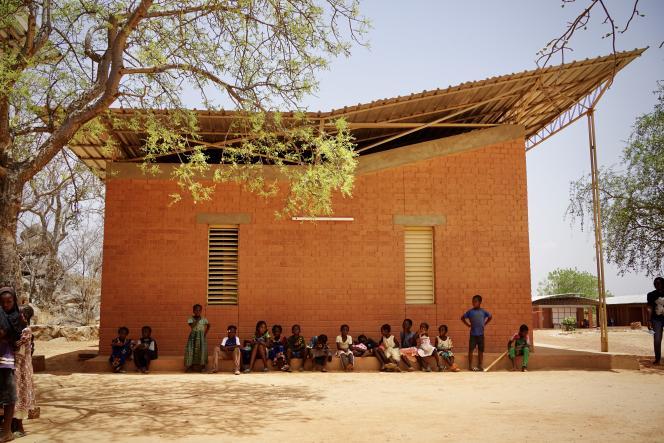  Burkina Faso : lâ€™archÃ©type Â« village opÃ©ra Â» de Francis KÃ©rÃ©.