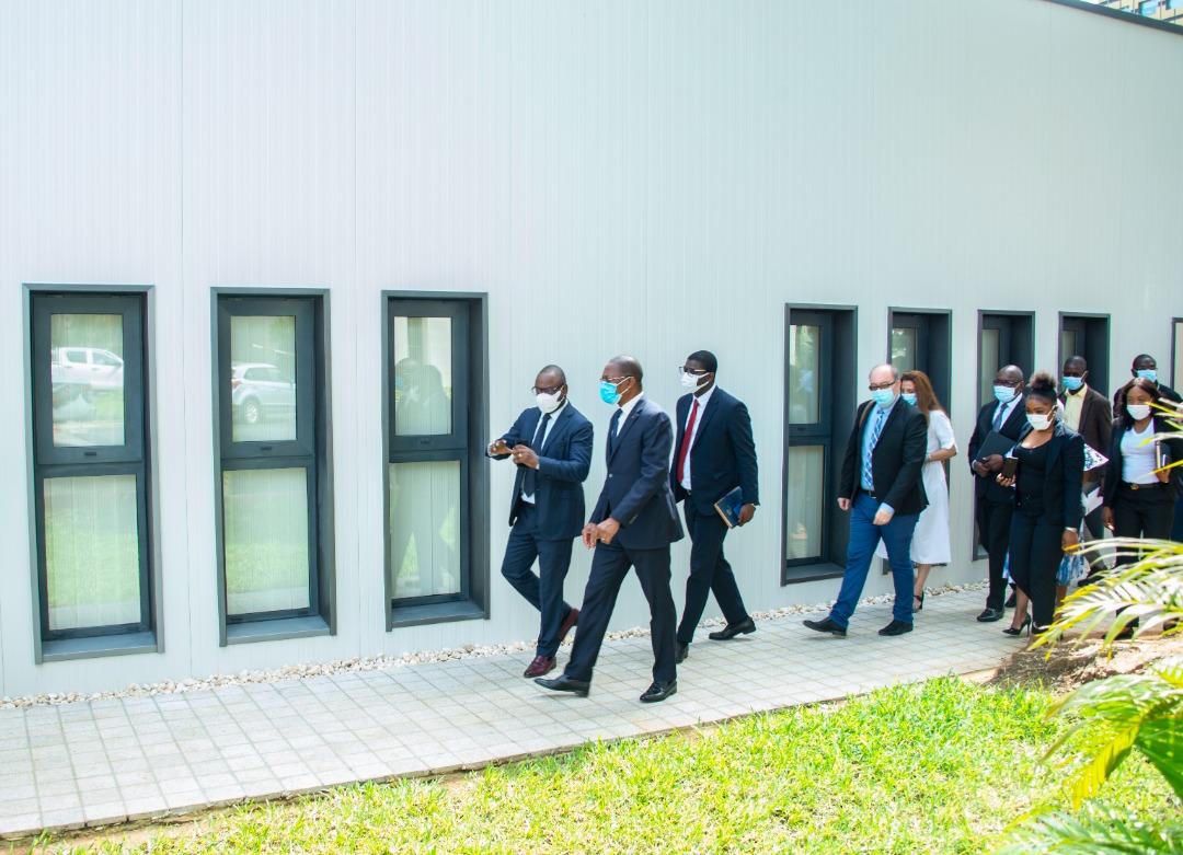 Bruno KONE visite le nouveau centre de production du système intégré de gestion du foncier urbain