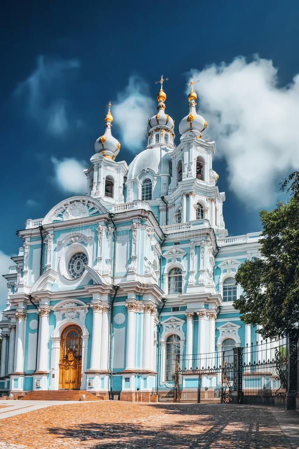 Smolny, la cathédrale en forme de croix grecque.