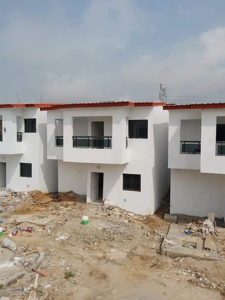 Vente d'une Maison / Villa : Abidjan-Cocody-Angré (Angré nouveau Chu )