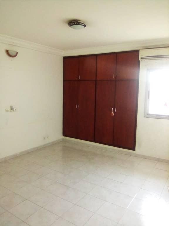Location d'un Appartement : Abidjan-Cocody-2 Plateaux (Les Perles)