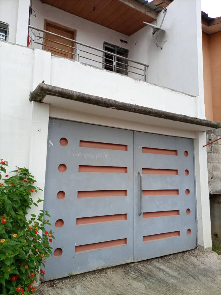Vente d'une Maison / Villa : Abidjan-Cocody-Angré (Cité militaire)
