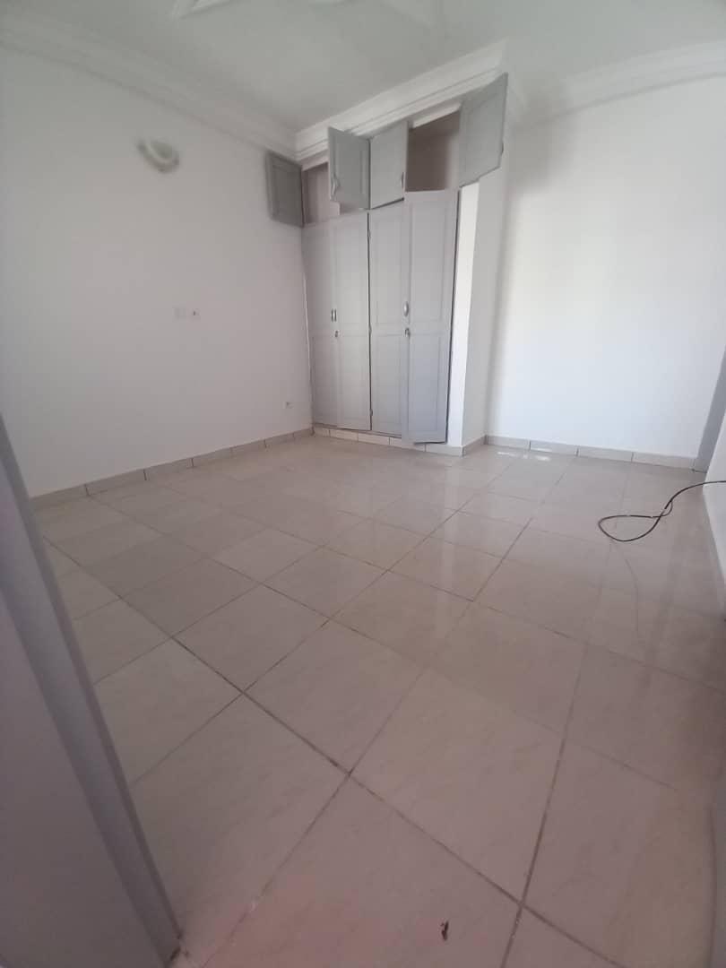 Location d'un Appartement : Abidjan-Cocody-Angré (Nouveau CHU )