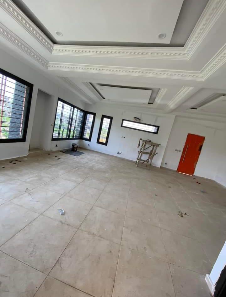 Location d'une Maison / Villa de 8 pièce(s) à 800.000 FCFA : Abidjan-Cocody-Angré (8ème tranche )