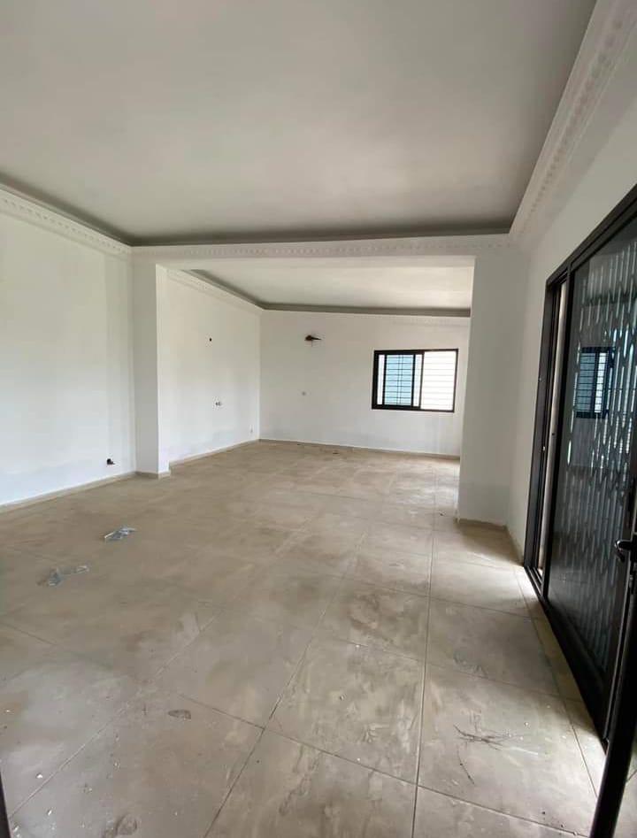 Location d'une Maison / Villa de 8 pièce(s) à 800.000 FCFA : Abidjan-Cocody-Angré (8ème tranche )