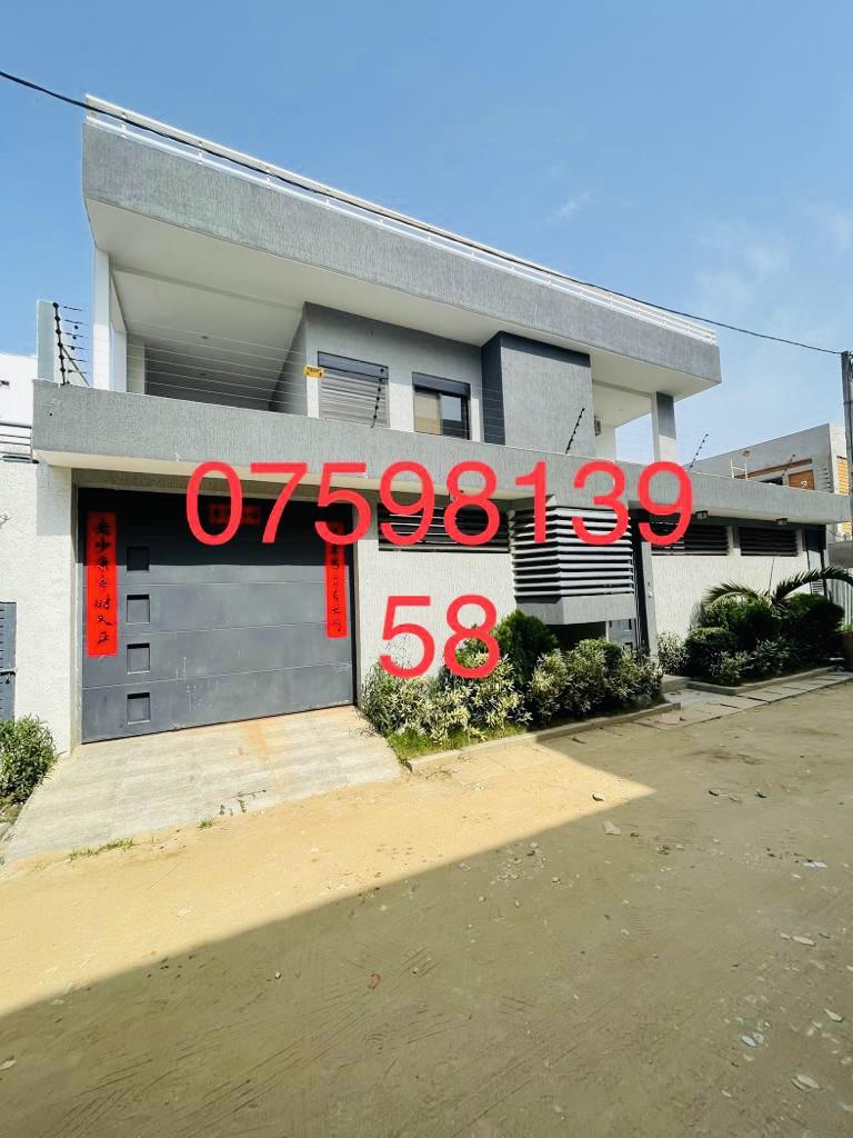 Location d'une Maison / Villa : Abidjan-Cocody-Riviera (Synacassi 2)