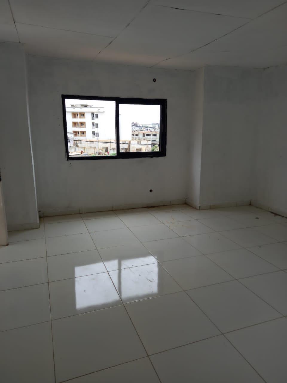Vente d'une Maison / Villa de 4 pièce(s) à 55.000.000 FCFA : Abidjan-Cocody-Riviera (Riviera Faya cité Sir )