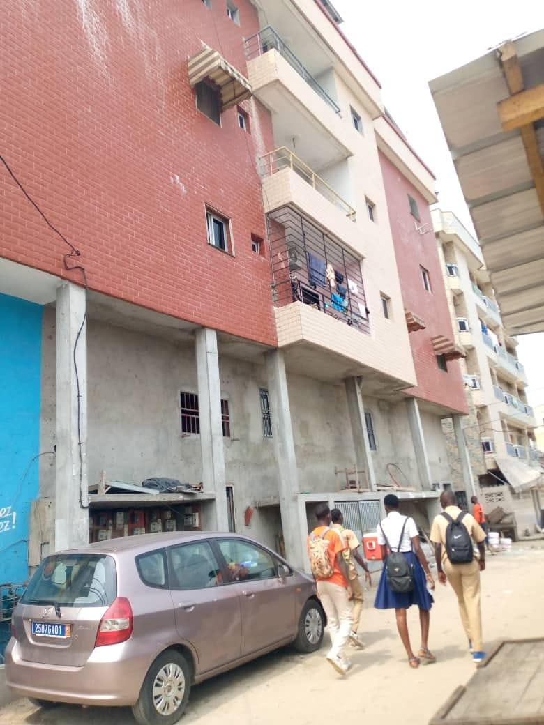Vente d'un Immeuble : Abidjan-Koumassi (koumassi fanny)