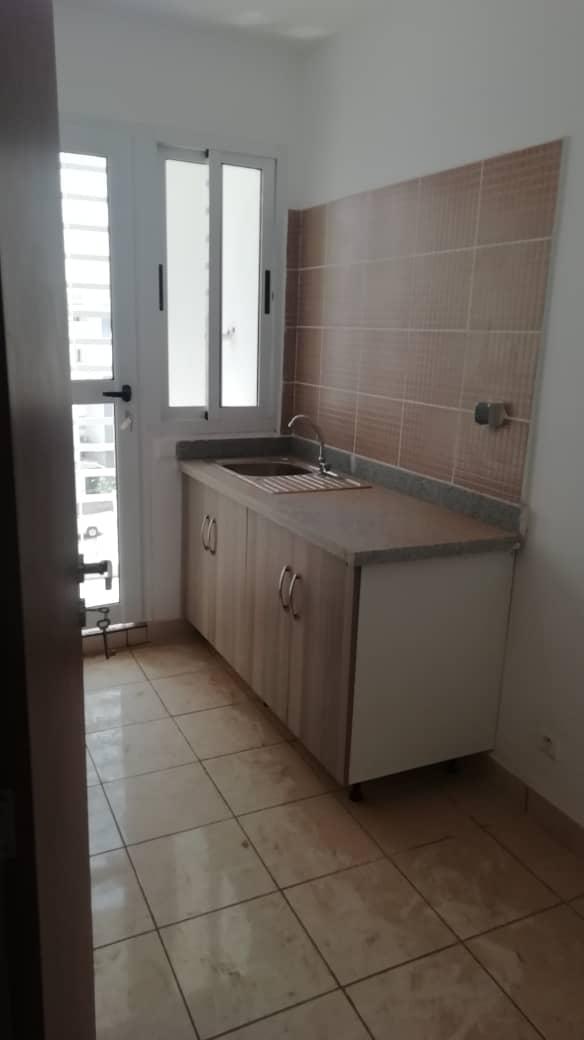 Vente d'un Appartement : Abidjan-Yopougon ()