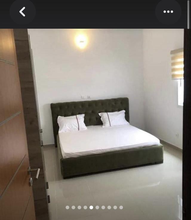 Location meublée d'un Appartement : Abidjan-Cocody-Angré ()