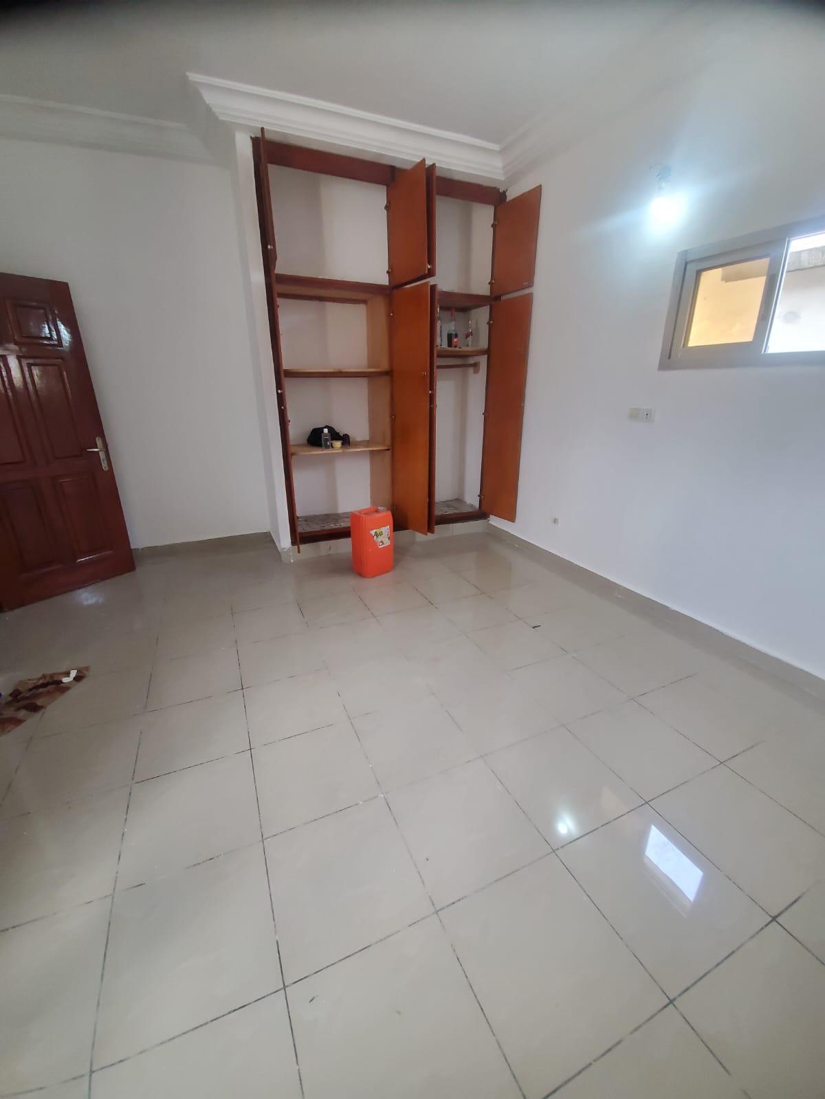 Location d'un Appartement de 3 pièce(s) à 180.000 FCFA : Abidjan-Bingerville (Cité marina)