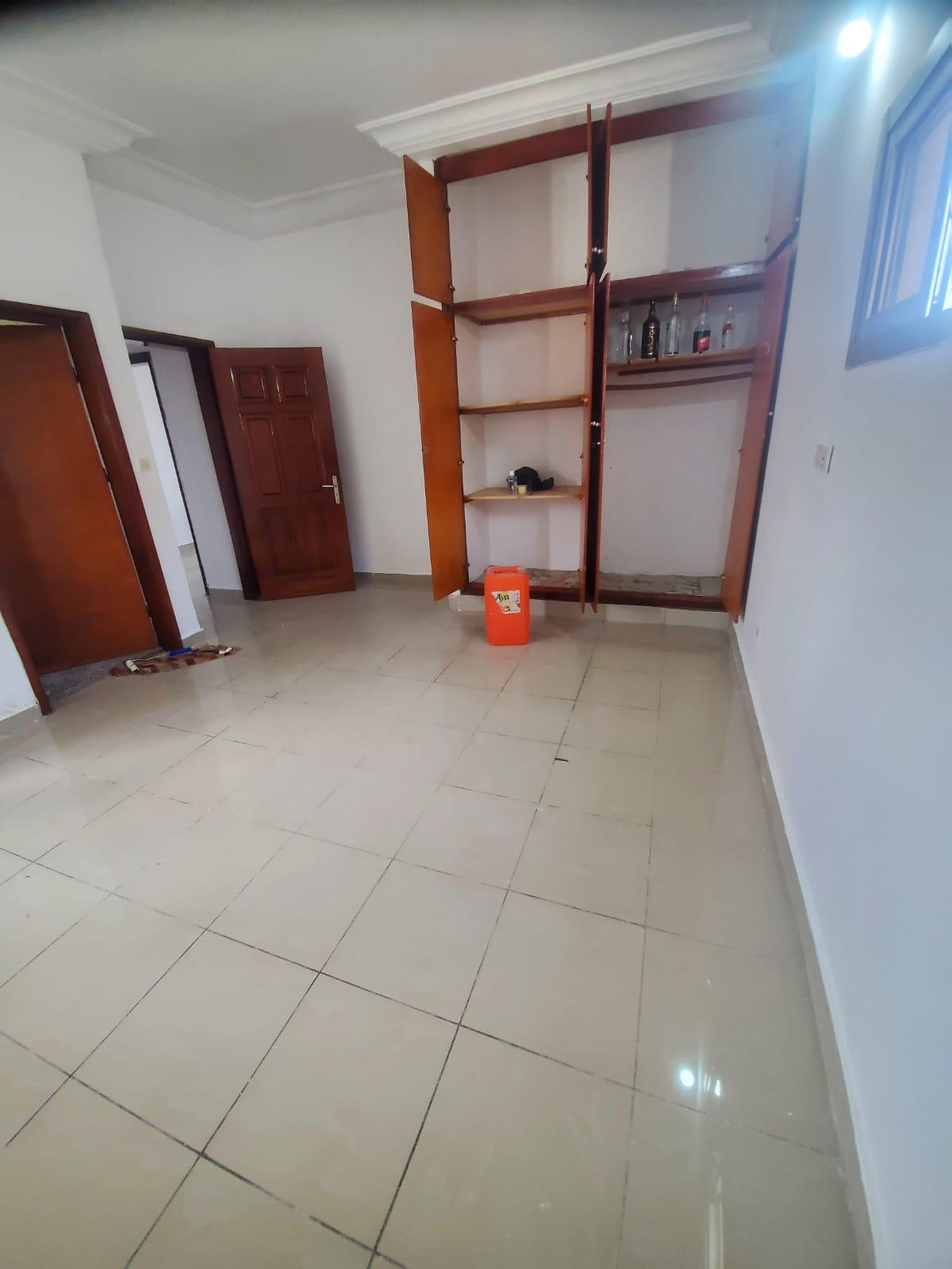 Location d'un Appartement de 3 pièce(s) à 180.000 FCFA : Abidjan-Bingerville (Cité marina)