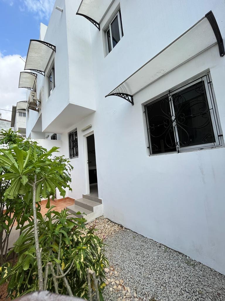 Location d'une Maison / Villa : Abidjan-Cocody-Angré (CHU)