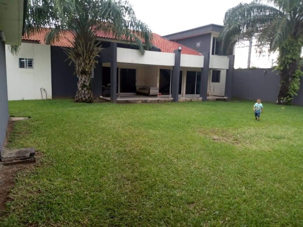 Location d'une Maison / Villa de 10 pièce(s) à 2.500.000 FCFA : Abidjan-Cocody-2 Plateaux (Vallon)
