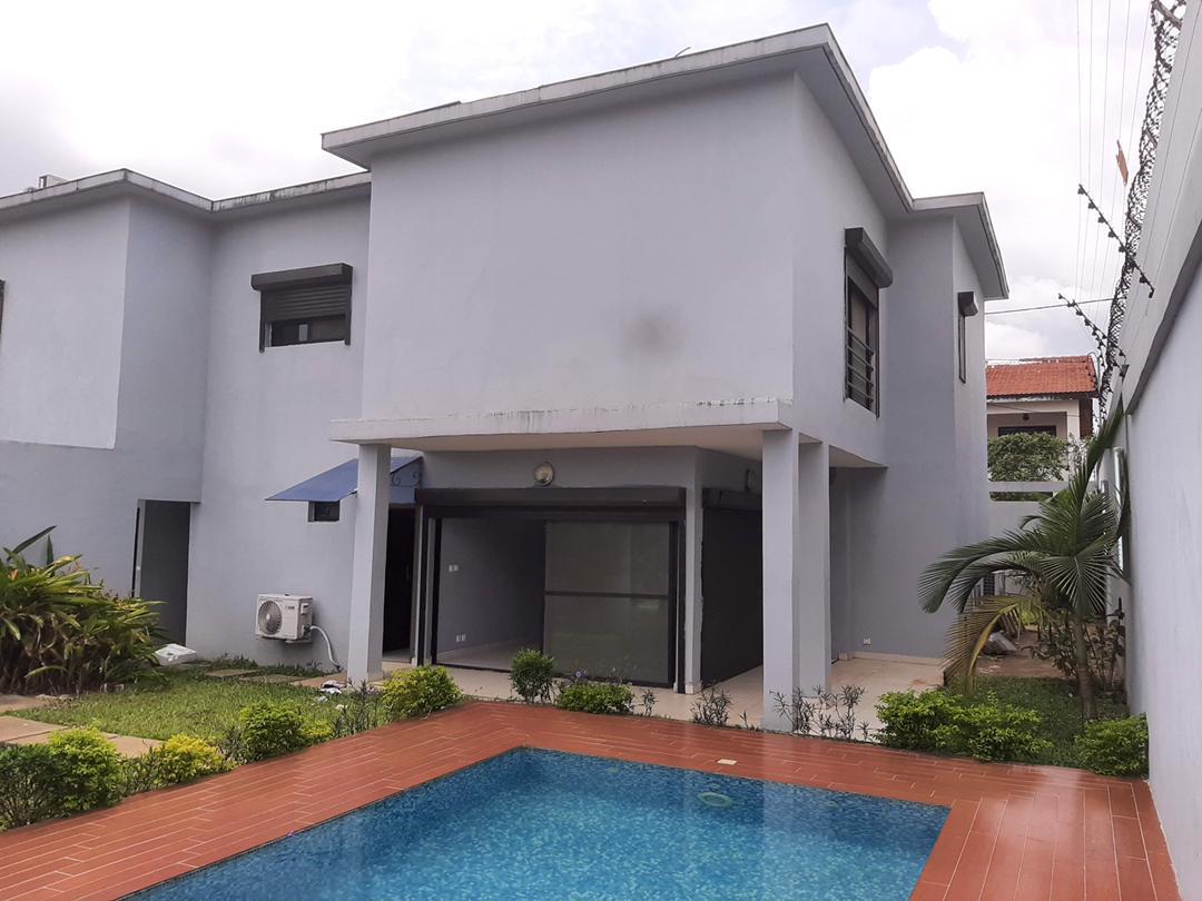 Location d'une Maison / Villa de 5 pièce(s) à 1.500.000 FCFA : Abidjan-Cocody-Riviera (Riviera 3)
