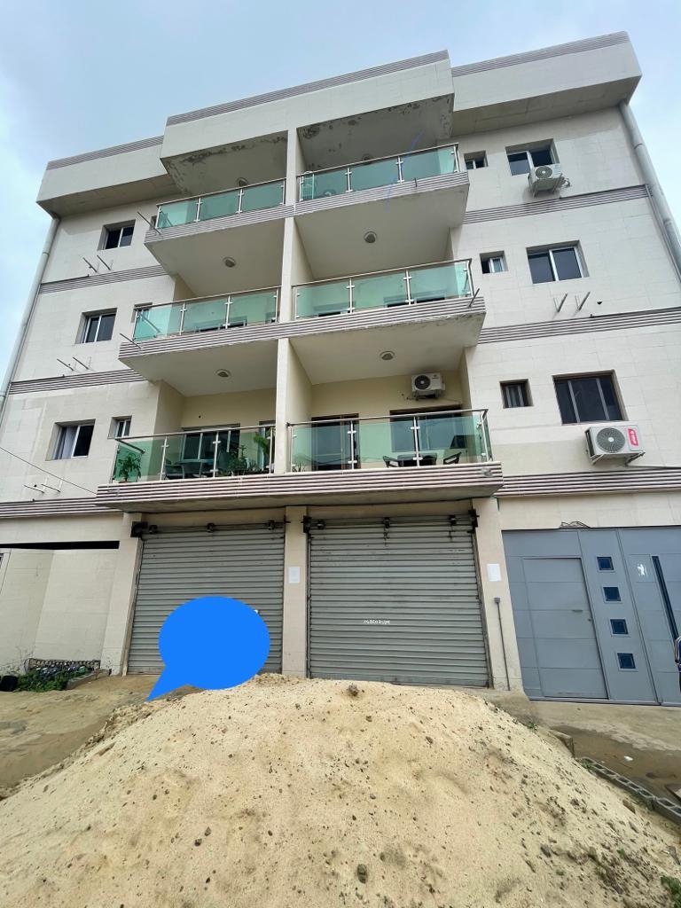 Location d'un Appartement de 3 pièce(s) à 300.000 FCFA : Abidjan-Cocody-Angré (CHU )