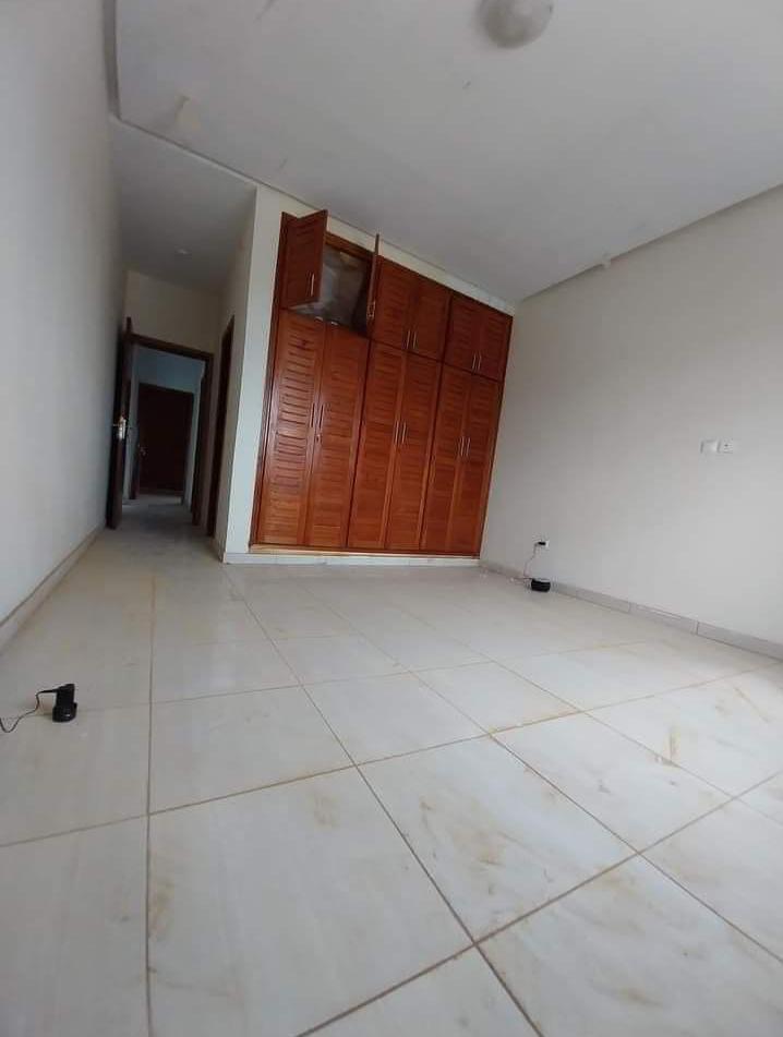 Location d'un Appartement : Abidjan-Cocody-Riviera (Faya)