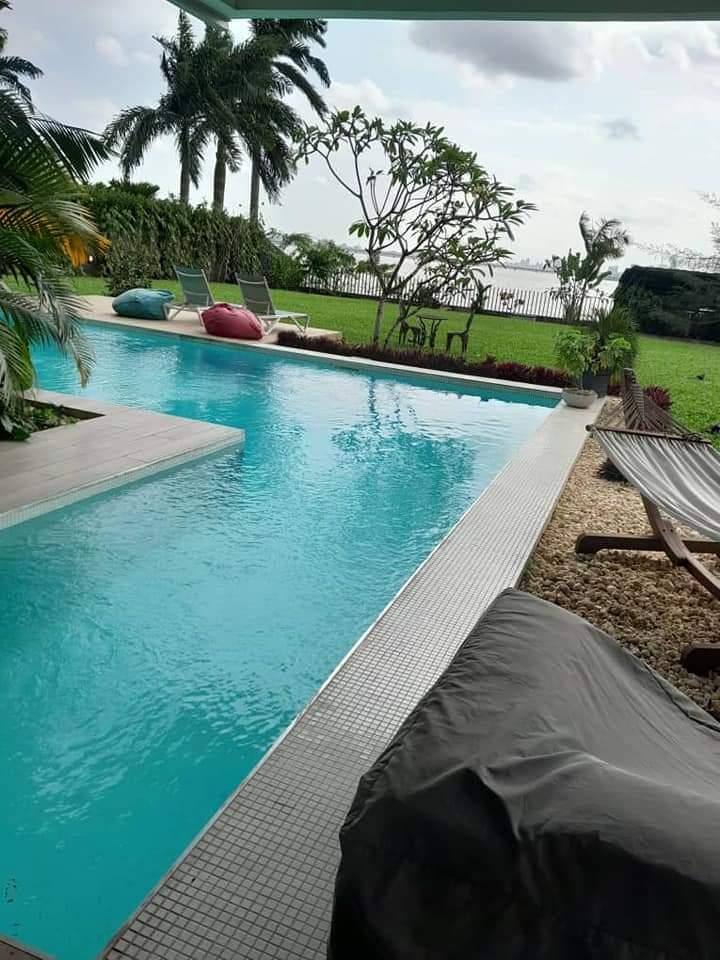 Location d'une Maison / Villa : Abidjan-Cocody-Riviera (Riviera4 Laguna Beach)