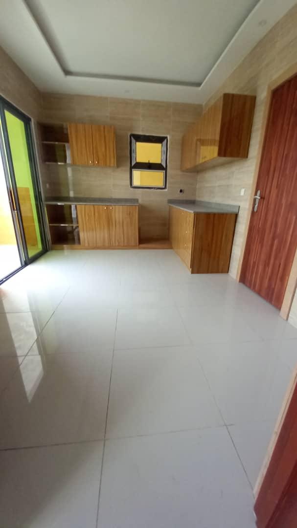 Location d'une Maison / Villa : Abidjan-Cocody-Riviera (Faya)