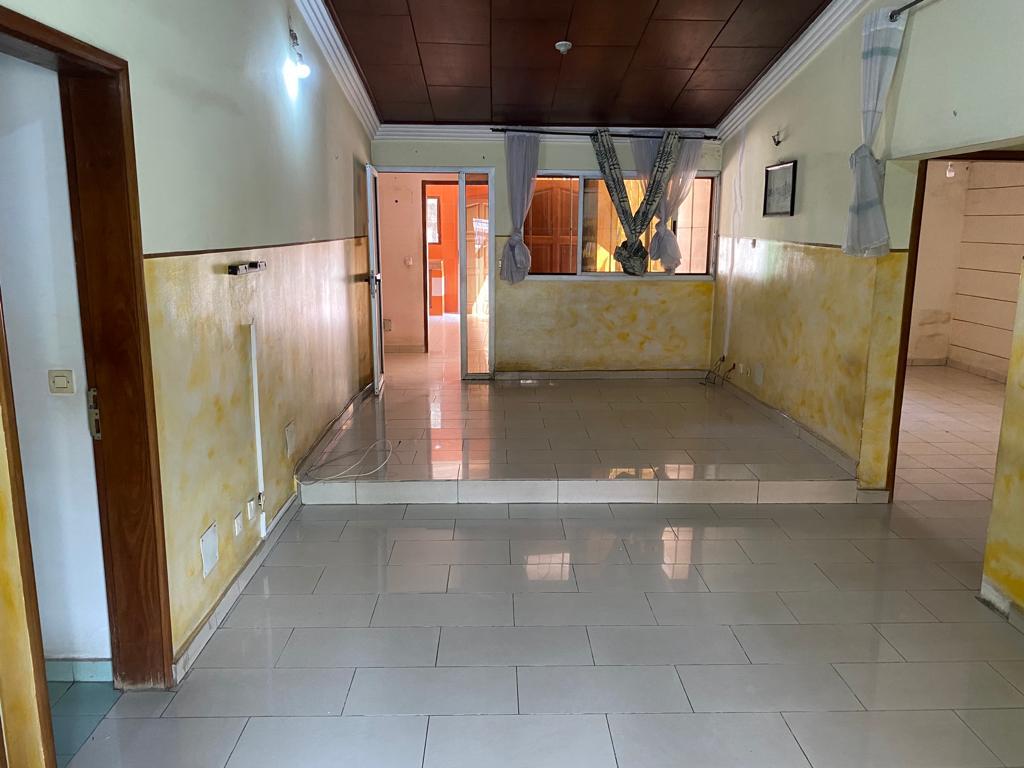 Location d'une Maison / Villa de 6 pièce(s) à 600.000 FCFA : Abidjan-Cocody-Angré (Djibi 3)