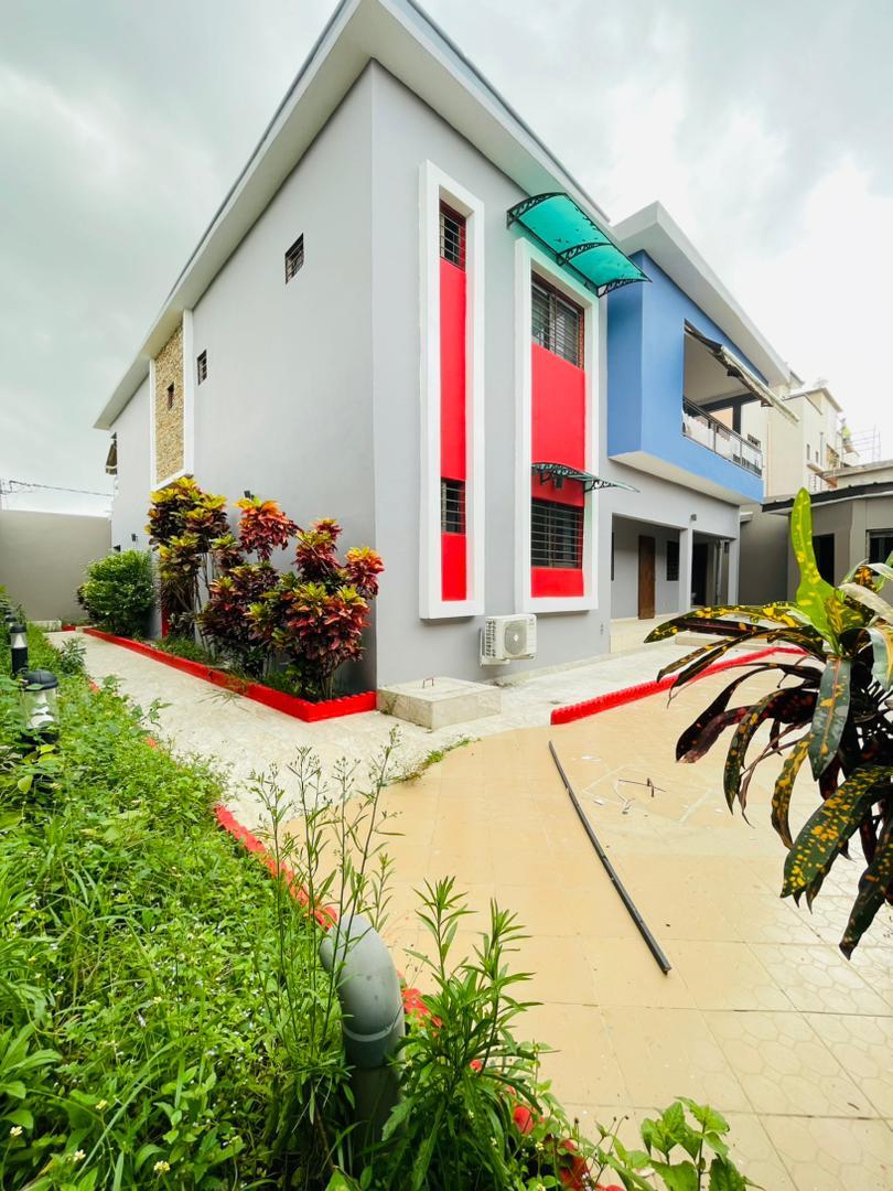 Location d'une Maison / Villa : Abidjan-Cocody-Riviera (Laurier 15 )