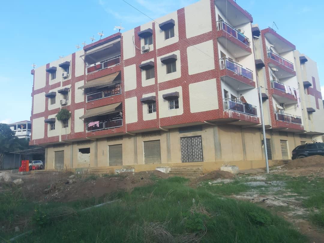Vente d'un Immeuble : Abidjan-Cocody-Riviera (Palmeraie )