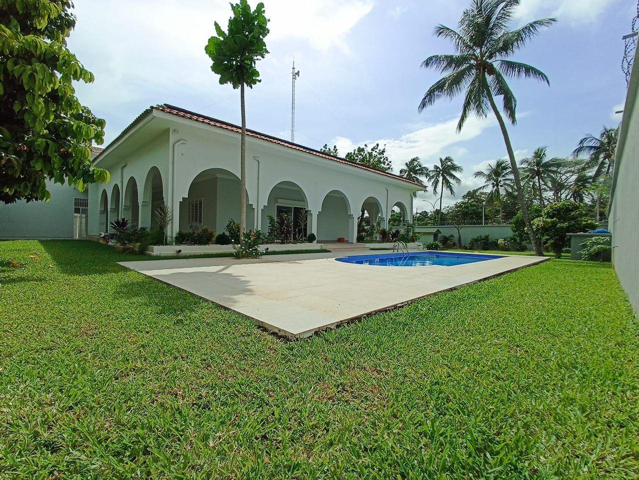 Location d'une Maison / Villa : Abidjan-Cocody centre (Ambassade)