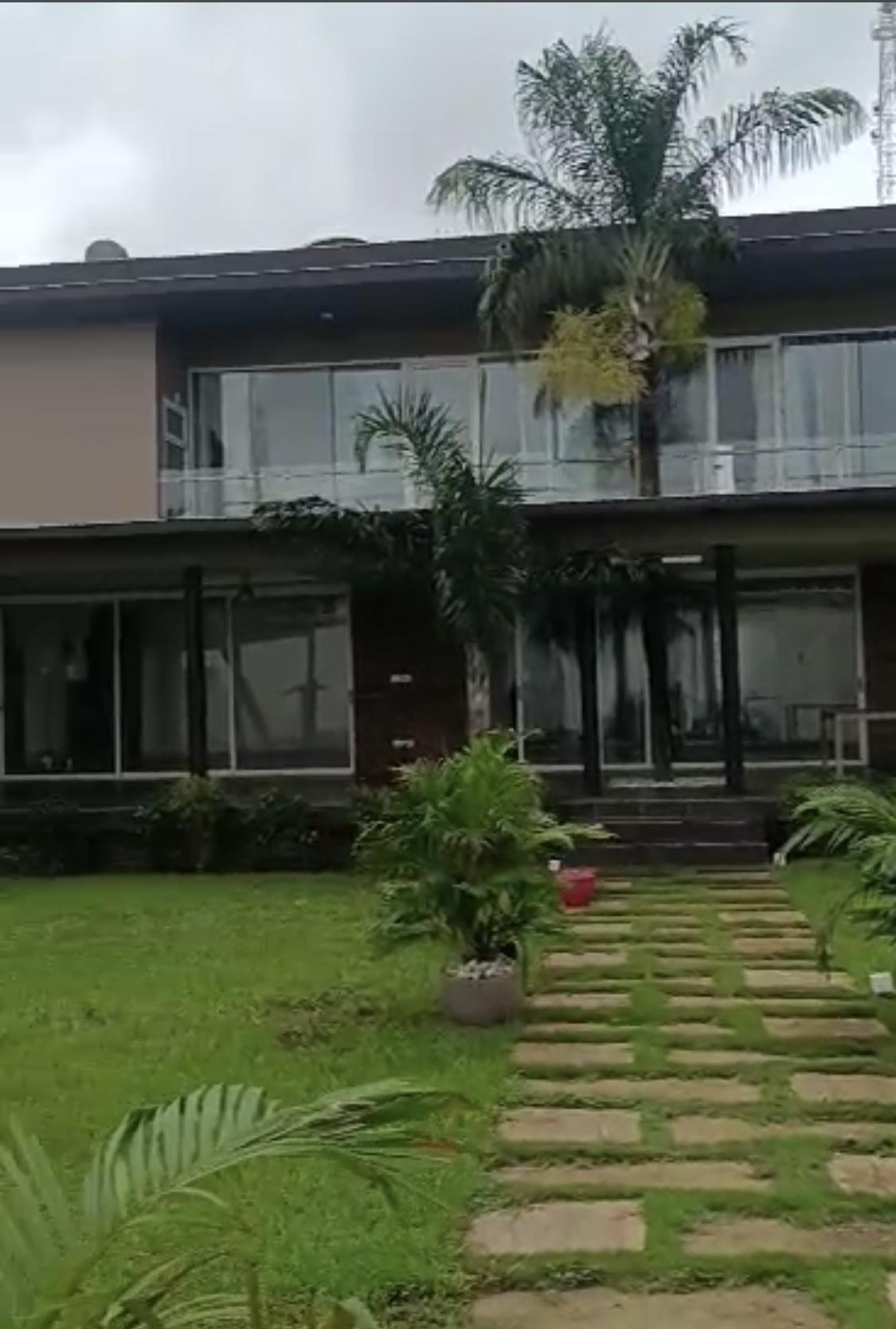 Vente d'une Maison / Villa de 8 pièce(s) à 1.500.000.000 FCFA : Abidjan-Cocody-Riviera (Rivera 4)