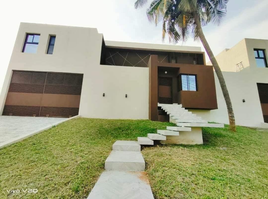Vente d'une Maison / Villa : Abidjan-Cocody-2 Plateaux (Cocody )
