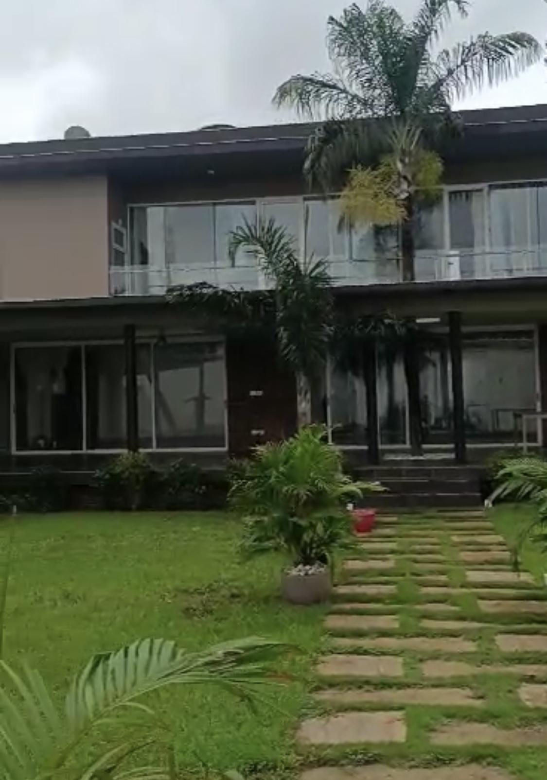 Vente d'une Maison / Villa de 7 pièce(s) à 1.800.000.000 FCFA : Abidjan-Cocody-Riviera (Rivera 4)