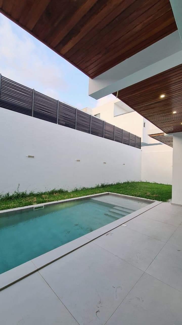 Location d'une Maison / Villa de 5 pièce(s) à 150.000.000 FCFA : Abidjan-Cocody-Riviera (Rivera 4)