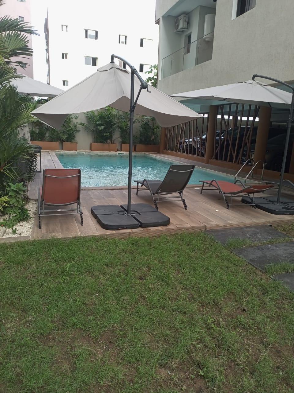Location d'une Maison / Villa de 5 pièce(s) à 2.500.000.000 FCFA : Abidjan-Cocody-Riviera (Rivera 4)