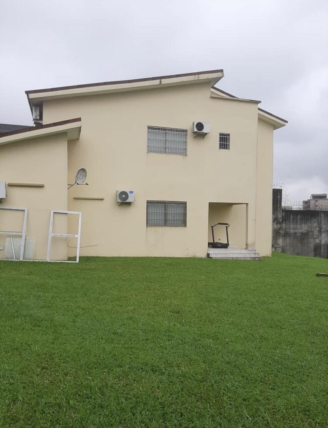 Location d'une Maison / Villa de 7 pièce(s) à 2.500.000.000 FCFA : Abidjan-Cocody-2 Plateaux (SeptiÃ¨me tranche7)
