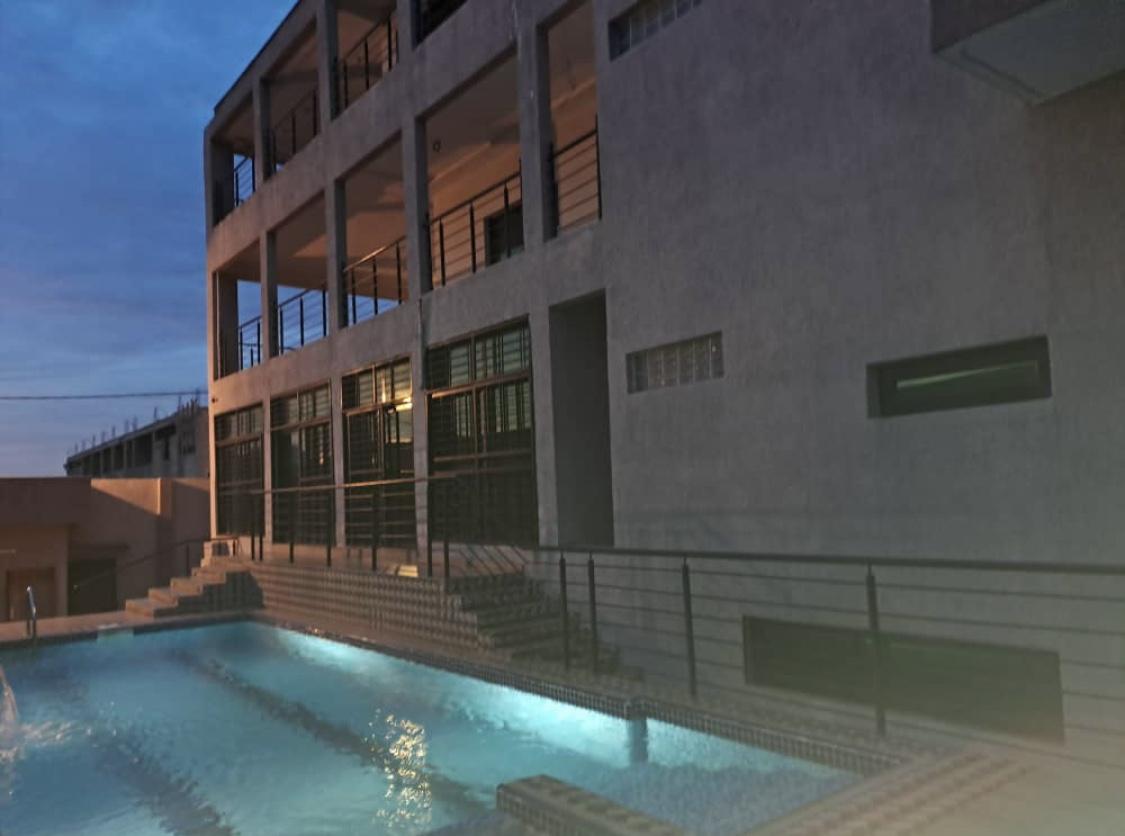 Vente d'une Maison / Villa de 10 pièce(s) à 4.500.000.000 FCFA : Abidjan-Cocody-Angré (Angre )