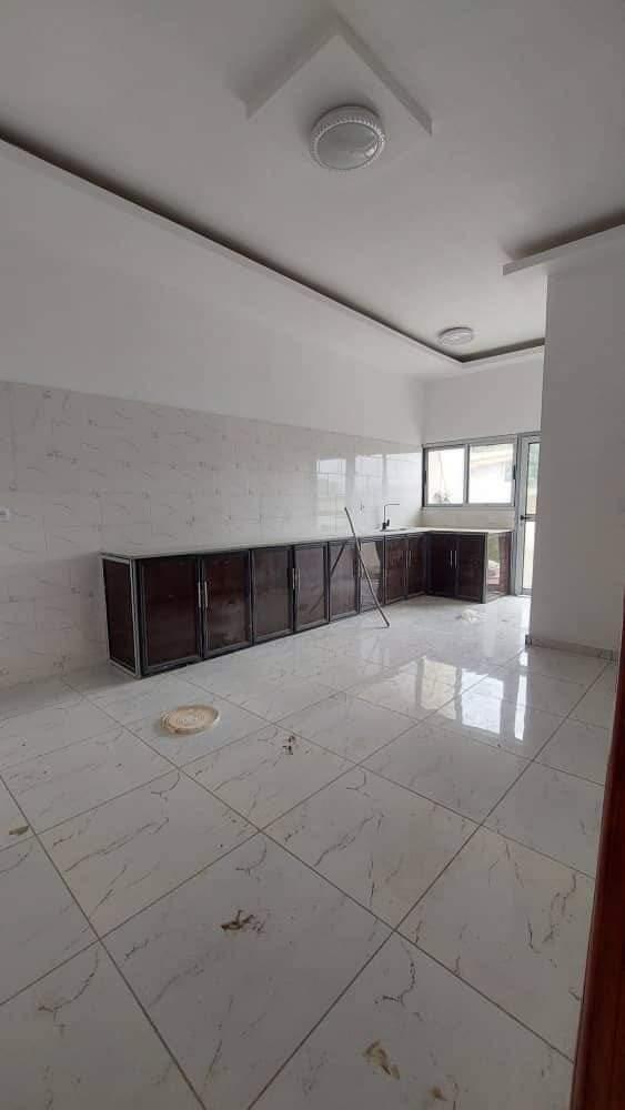 Vente d'une Maison / Villa de 4 pièce(s) à 80.000.000 FCFA : Abidjan-Bingerville (Palais de justice )