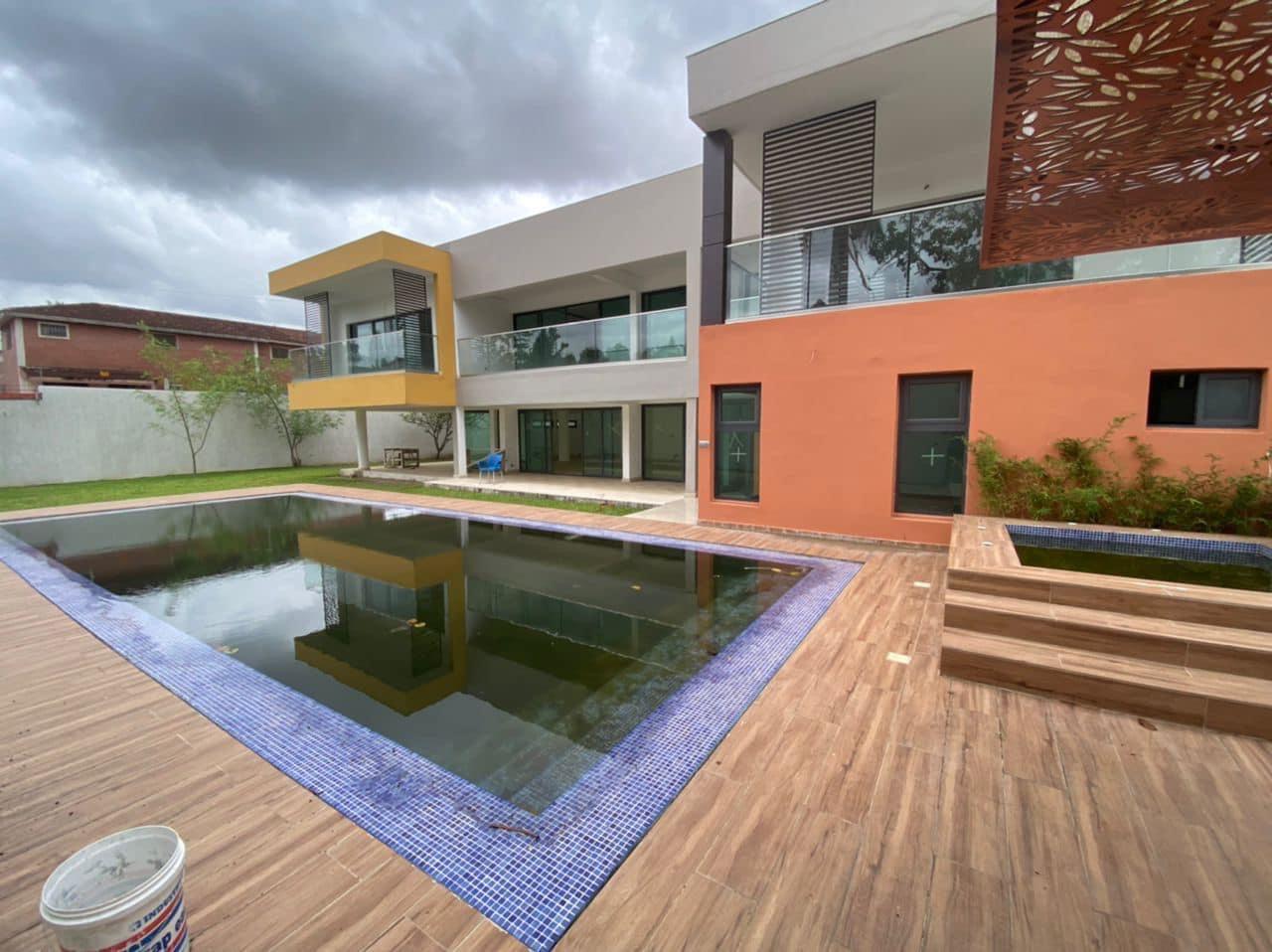 Vente d'une Maison / Villa de 9 pièce(s) à 180.000.000.000 FCFA : Abidjan-Cocody-Riviera (Rivera 3)