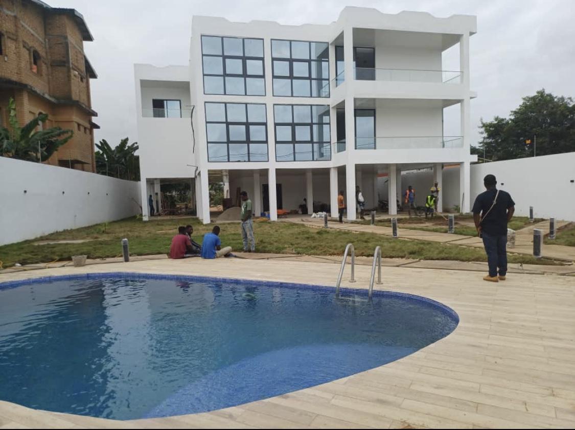 Vente d'une Maison / Villa de 12 pièce(s) à 1.500.000.000 FCFA : Abidjan-Cocody-Riviera (Rivera 3)