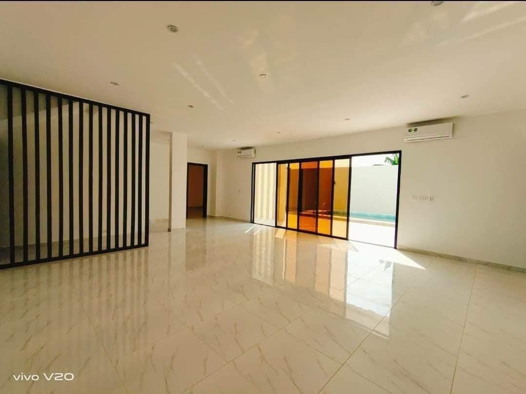 Vente d'une Maison / Villa de 6 pièce(s) à 500.000.000 FCFA : Abidjan-Cocody-Riviera (Rivera 2)