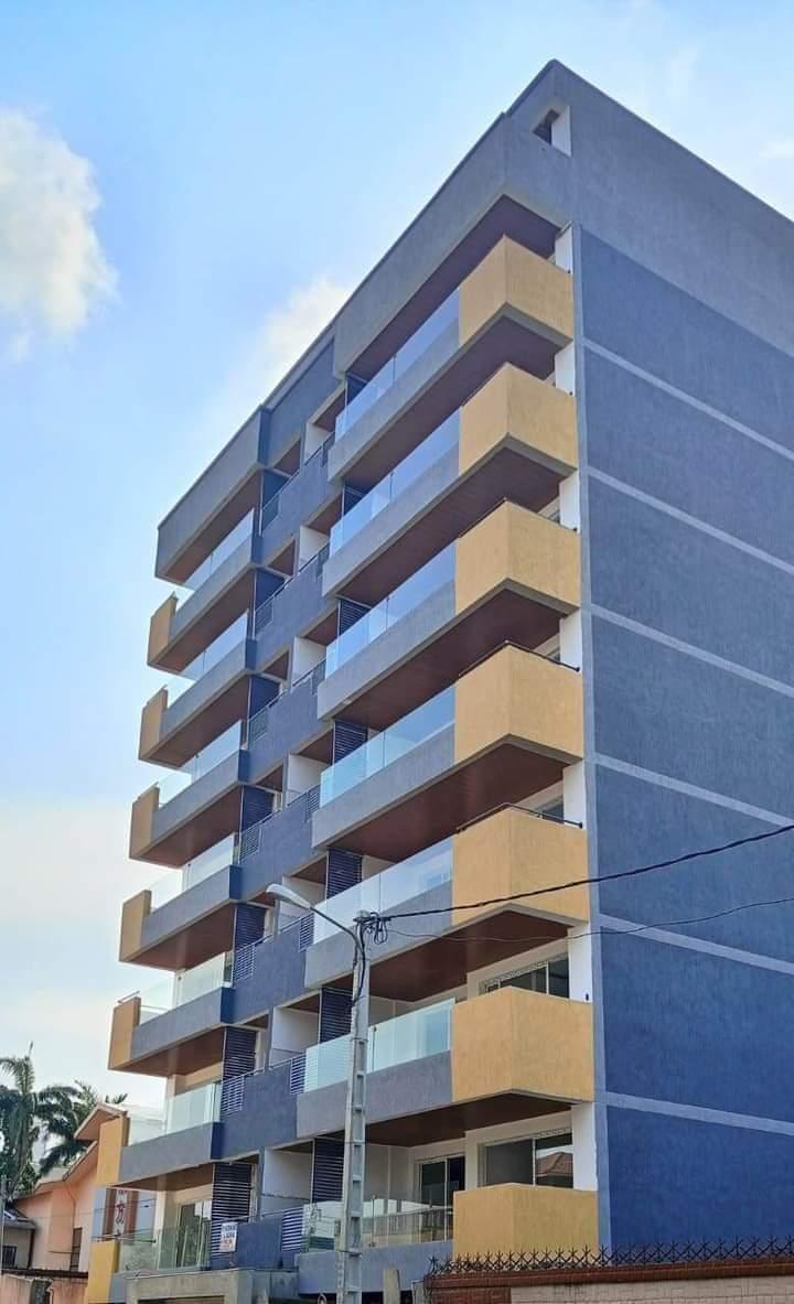 Vente d'un Immeuble : Abidjan-Cocody-Angré (Angre 8)