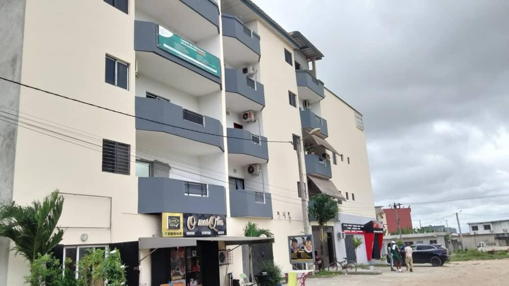 Vente d'un Immeuble : Abidjan-Cocody-Riviera (Faya )