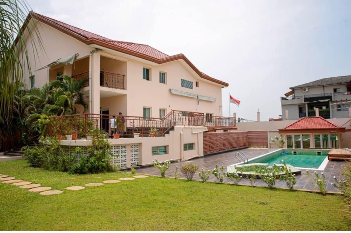 Vente d'une Maison / Villa de 15 pièce(s) à 1.800.000.000 FCFA : Abidjan-Cocody-Riviera (Rivera 4)
