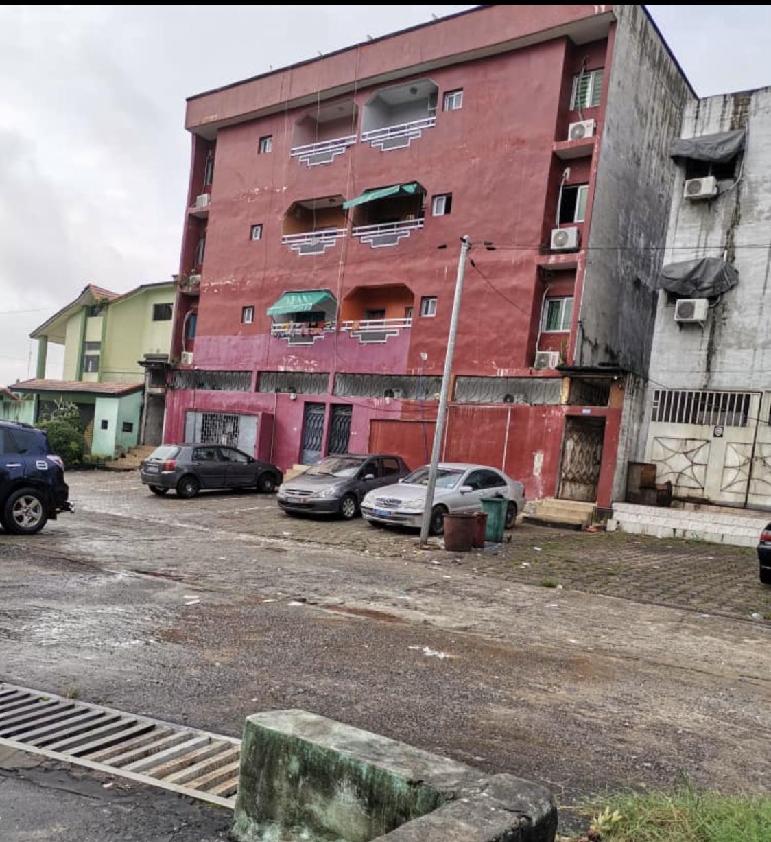 Vente d'un Immeuble : Abidjan-Cocody-Angré (Angre 7)