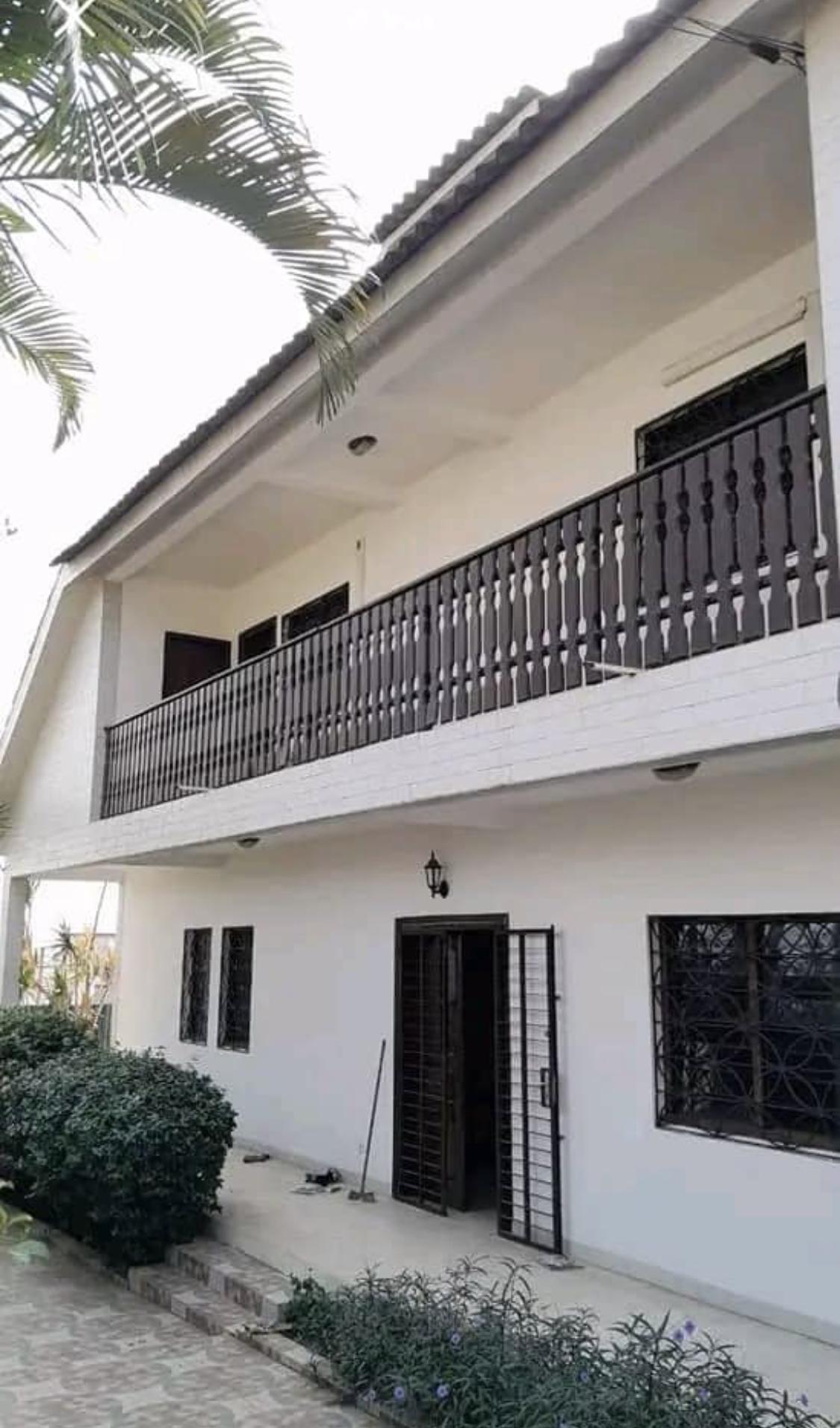 Vente d'une Maison / Villa de 10 pièce(s) à 500.000.000 FCFA : Abidjan-Cocody-Riviera (Cocody bonoumin )