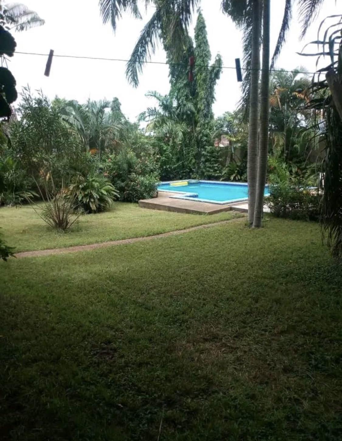 Vente d'une Maison / Villa de 10 pièce(s) à 500.000.000 FCFA : Abidjan-Cocody-Riviera (Cocody bonoumin )